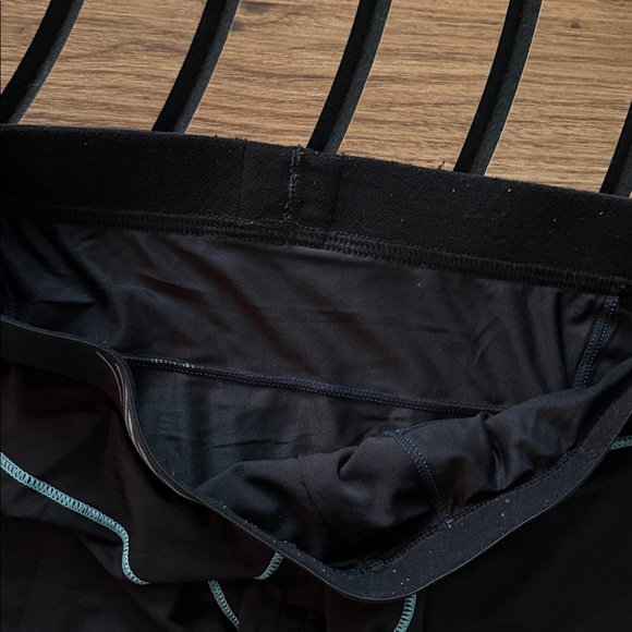 Calvin Klein - Picture 3 of 4